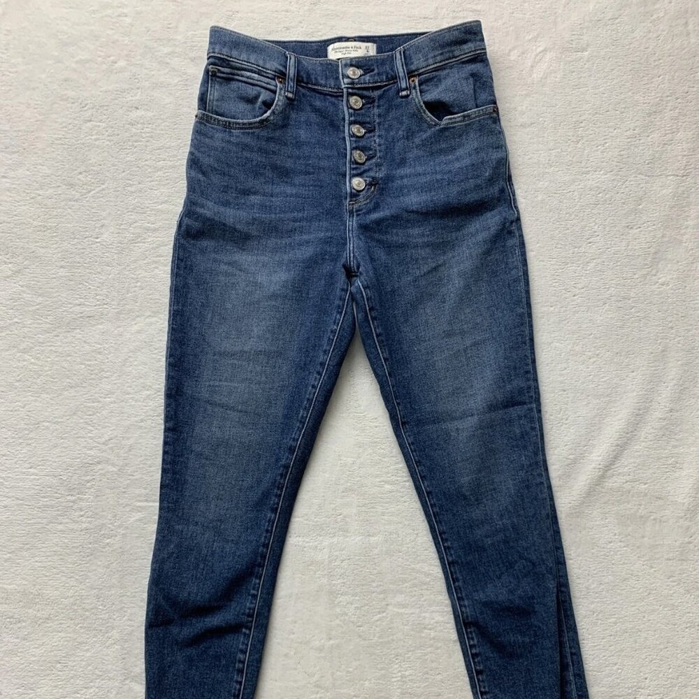 Abercrombie & Fitch Women's High Rise Super Skinny Ankle Size 27/4  distressed